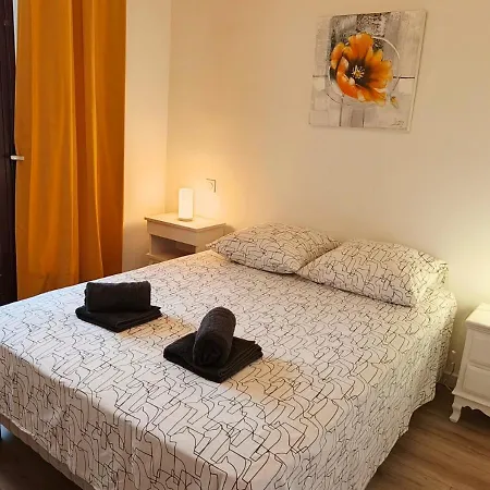 T3 Le Gambetta Climatise - Terrasse - Centre * Hyeres