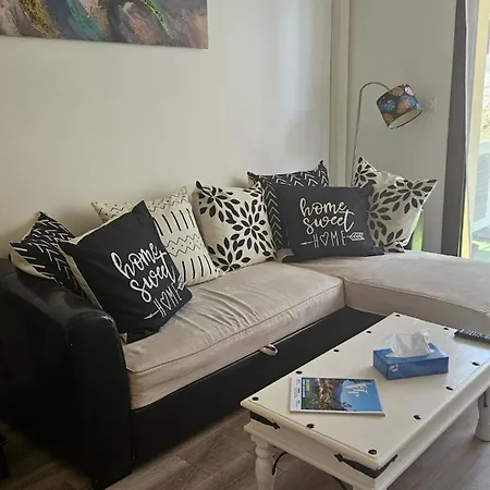 T3 Le Gambetta Climatise - Terrasse - Centre Hyeres