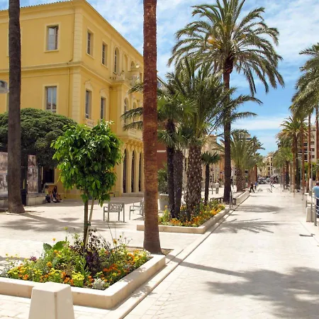 T3 Le Gambetta Climatise - Terrasse - Centre Hyeres