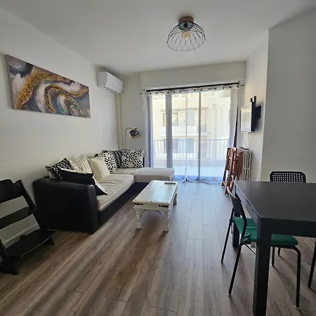 T3 Le Gambetta Climatise - Terrasse - Centre Apartment Hyeres